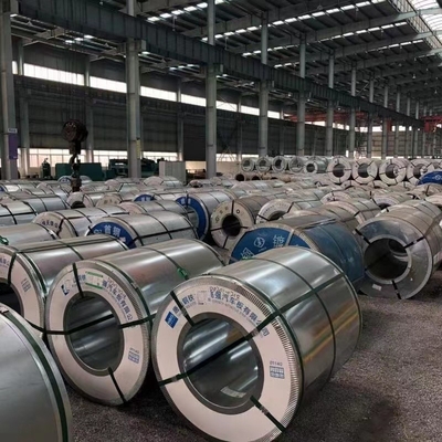 ASTM Dx51d SGCC warmgewalste gegalvaniseerde staalrollen 0,23 mm - 3,5 mm